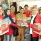 Puluhan kader Partai Solidaritas Indonesia (PSI) yang terdiri dari bacaleg (bakal calon legislatif) dan pengurus DPW Provinsi Sulsel serta DPD Kota Makassar, Selasa (20/06/2023) sore berkunjung ke lokasi terjadinya musibah kebakaran