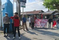 Waka Polsek Somba Opu AKP Aslamuddin pimpin Pengamanan aksi unjuk rasa bersama personil gabungan polres dan Polsek kembali laksanakan pengamanan aksi unjuk Rasa