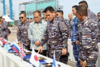 Wali Kota Makassar Moh Ramdhan Pomanto mantapkan pertunjukan Tarian Kolosal oleh 500 penari dari beberapa siswa SMP dalam rangka pembukaan Multilateral Naval Exercise Komodo