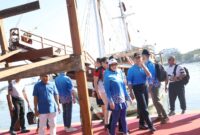 Delegasi MNEK 2023 menyaksikan langsung proses pembuatan kapal Pinisi di kawasan Centre Point Indonesia (CPI)