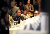 Wali Kota Makassar Moh Ramdhan Pomanto berdiskusi bersama Menteri Koordinator Bidang Pembangunan Manusia dan Kebudayaan Indonesia