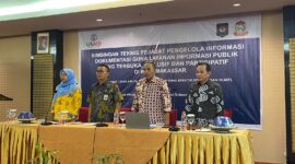 Dinas Komunikasi dan Informatika (Diskominfo) Kota  Makassar bekerjasama dengan USAID Erat menggelar Bimbingan Teknis (Bimtek) Pejabat Pengelola Informasi dan Dokumentasi