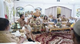 Gubernur Sulawesi Selatan, Andi Sudirman Sulaiman mendorong untuk pengentasan Desa Sangat Tertinggal di Sulsel