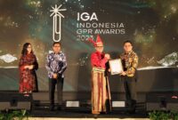 Wali Kota Makassar Moh Ramdhan Pomanto meraih penghargaan Wali Kota terpopuler se-Indonesia di media online pada acara Indonesia GPR Award (IGA) 2023