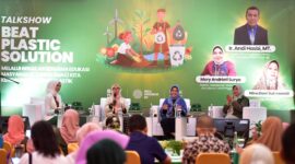 Tim Penggerak PKK Provinsi Sulawesi Selatan (Sulsel) menunjukkan komitmennya untuk ikut berkontribusi dalam pengendalian sampah plastik