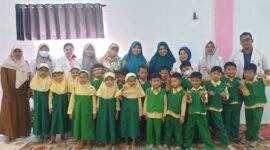 PAUD HI binaan Provinsi menggelar kegiatan penyuluhan dan pemeriksaan kesehatan gigi dan mulut di TK Aisiyah Mamajang