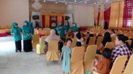 Tim Penggerak PKK Sulsel melalui Pokja IV rutin melaksanakan kegiatan penyuluhan kepada orang tua dan anak di Rumah Gizi