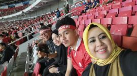 Erna Rasyid Taufan (ERAT) bersama keluarga tercinta nonton secara langsung Laga Sport Acular World Class Match antara Argentina vs Indonesia