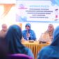 Ketua TP PKK Kota Parepare yakni Ibu Hj. Erna Rasyid Taufan membuka kegiatan sekaligus melakukan pelatihan penanganan Stunting Tahun 2023