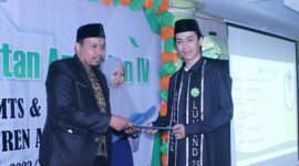 Pondok Pesantren Al Haris Tamalatea menggelar Wisuda dan Penamatan Angkatan ke IV bagi siswa dan siswinya di gedeng Pondok Pesantren Al Haris