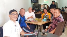 Komunitas Persatuan Alumni SMA Negeri 1 Makassar Angkatan 1982 (PAS82) menggelar kegiatan pertandingan domino internal