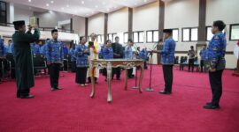 Penjabat (Pj) Sekretaris Daerah Provinsi (Sekprov) Sulawesi Selatan (Sulsel), Andi Darmawan Bintang, melantik 112 pejabat fungsional