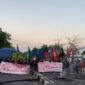 Aliansi Kerakyatan Indonesia, lakukan aksi unjuk rasa (Unras) di depan Mapolrestabes Makassar, menuntut agar tindak kekerasan kepada demonstran dihentikan