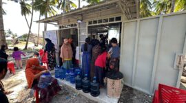 Masyarakat Pulau Karumpa di Desa Karumpa, Kecamatan Pasilambena, Kabupaten Kepulauan Selayar telah merasakan manfaat hadirnya teknologi air siap minum