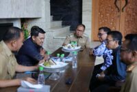 Ikatan Pengusaha Wahdah Islamiyah (IPWI) mengajak Pemkot Makassar membangun ekonomi keumatan dalam kegiatan Umat Fest