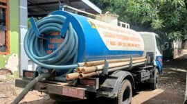 Meskipun sedang menjalani masa cuti bersama, Unit Pelaksana Teknis Pengelolaan Air Limbah (UPT PAL) Dinas Pekerjaan Umum (PU) Kota Makassar tetap memberikan pelayanan