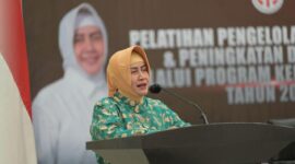 Ketua Dekranasda Kota Makassar Indira Yusuf Ismail, secara resmi membuka kegiatan pelatihan pengelolaan keuangan dan peningkatan daya saing bagi pelaku UMKM