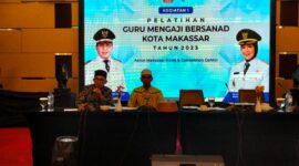 Agus Salim Beddu Malla salah seorang Dosen Sastra Arab Fakultas Sastra UMI dan selaku Pemerhati Qiraat Al-Qur'an Sulawesi Selatan, bertindak sebagai pemateri Utama