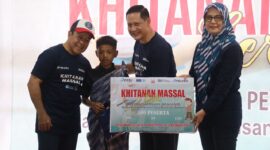 PT Pelabuhan Indonesia (Persero) atau Pelindo melalui Pusat Pembinaan Dakwah Islam (PPDI) menggelar kegiatan Khitanan Massal Ceria dengan mengusung tema “Bhakti Maziska Pelindo untuk Negeri Dalam Menciptakan Insan yang Bersih dan Rabbani” serentak di tiga cabang di Regional 4, yakni Pelabuhan Makassar, Pelabuhan Parepare, dan Pelabuhan Pantoloan, Jumat (7/7).