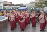 Dewan Kerajinan Nasional Daerah (Dekranasda) Kota Makassar mengikuti kegiatan Pawai Karnaval yang menjadi salah satu rangkaian Expo Dekranasda