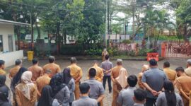 Pelaksanaan Apel Pagi Kecamatan Mamajang yang rutin dilaksanakan di halaman Kantor Kecamatan Mamajang Jl. Lanto Dg. Pasewang