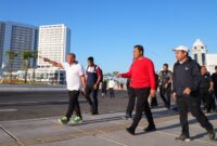 Pj. Gubernur Sulawesi Selatan Bahtiar Baharuddin mengisi waktu weekend dengan jalan pagi bersama Pejabat Organisasi Pemerintah Daerah (OPD)