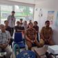 Camat Mamajang M. Ari Fadli, S.STP didampingi Lurah Mamajang Luar Zulfikar Zainal, S.STP mengikuti Zoom Meeting Launching Posko Kontainer Terpadu bertempat