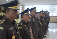 Kepala Kejaksaan Tinggi Sulawesi Selatan Leonard Eben Ezer Simanjuntak melaksanakan kegiatan pengambilan sumpah, pelantikan dan serah terima Jabatan Eselon III di wilayah hukum Kejaksaan Tinggi Sulawesi Selatan