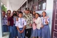 Penjabat Gubernur Provinsi Sulsel, Bahtiar Baharuddin, membakar semangat 735 pelajar dan 74 tim pengajar SMA Negeri Tana Toraja