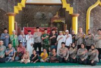 Polda Sulsel terima aspirasi warga dalam kegiatan Jumat Curhat di di Masjid Al Mu'arif Jl. Dg. Ramang No. 40 Kel. Pai Kec. Biringkanaya, Kota Makassar Jumat, (16/09/24)