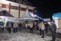 Kapolres Gowa AKBP R.T.S Simanjuntak, S.H., S.I.K., M.M., M.I.K., didampingi beberapa PJU Polres Gowa melakukan pengecekan di Gudang Logistik Pemilu 2024 di PPK Somba Opu, Pallangga, Bajeng dan Bontonompo, Kamis (16/02/2024) Malam.