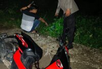 Resmob dan Unit Jatanras Satreskrim Polres Gowa berhasil menangkap terduga pelaku pembunuhan pada Minggu (18/02/2024) pukul 22.00 wita, yang mengakibatkan kematian korban Perempuan inisial AN (44), seorang ibu rumah tangga. Kejadian tragis itu terjadi di Dusun Bangkala, Desa Je'nemadinging, Kecamatan Pattallassang, Kabupaten Gowa. Senin (19/02/2024).