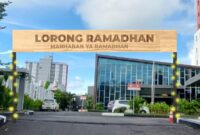 Tidak terasa bulan Suci Ramadhan akan segera tiba, menjadi momen yang dinantikan oleh seluruh umat Muslim untuk berkumpul, bersilahturahmi, dan berbagi kebahagiaan bersama keluarga, kerabat, serta sahabat. Menghadapi momen berharga ini, Ibis Makassar City Center mempersembahkan pengalaman berbuka puasa yang tak terlupakan, mengusung konsep 'Lorong Ramadhan' yang terinspirasi dari keunikan lingkungan kota Makassar, Senin (26/2/2024).