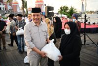 Pemerintah Provinsi Sulawesi Selatan bersama Pemerintah Kota Makassar menggelar Gerakan Pangan Murah (GPM) di sejumlah titik di Kota Makassar