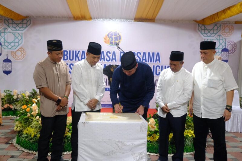 Bupati Gowa, Adnan Purichta Ichsan meresmikan Masjid Nur Ichsan Kantor Pertanahan Kabupaten Gowa