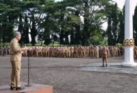 Penjabat Sekertaris Daerah Provinsi Sulawesi Selatan Andi Muhammad Arsjad menjadi Inspektur Upacara dalam Apel Pagi perdana
