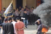 Organisasi Mahasiswa Dan Pemuda Front Pejuang Keadilan (FPK) Melaporkan temuan Badan Pemeriksa Keuangan Republik Indonesia (BPK-RI) atas belanja perjalanan dinas 11 (sebelas) SKPD tidak sesuai ketentuan ke Aparat Penegak Hukum (APH) dalam hal ini Satreskrim Polres Mamuju Tengah (MATENG) pada Selasa (30/04/2024).