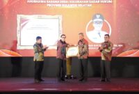 Pemerintah Provinsi Sulawesi Selatan menerima penghargaan Anubhawa Sasana Desa Tahun 2024 dari Kementerian Hukum dan Hak Asasi Manusia Kemenkumham)