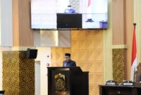 Wali Kota Makassar Moh Ramdhan Pomanto memberikan jawaban atas pemandangan umum fraksi-fraksi DPRD Kota Makassar