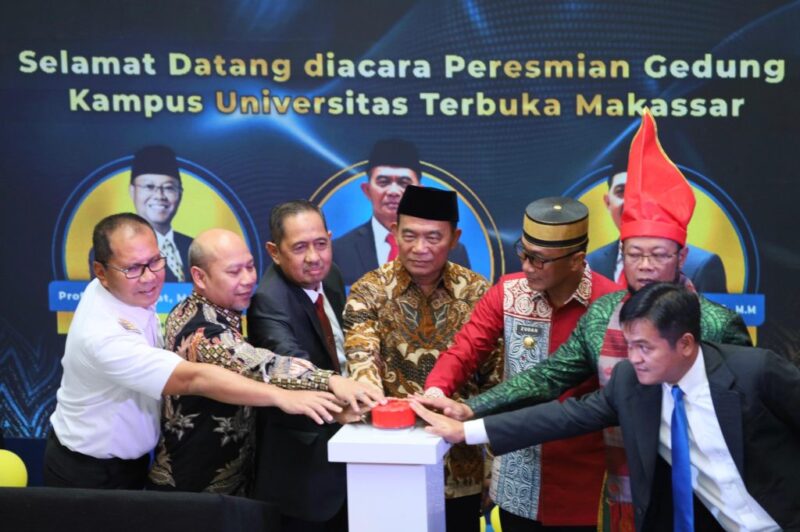 Wali Kota Makassar Moh Ramdhan Pomanto menghadiri peresmian gedung baru Universitas Terbuka Makassar