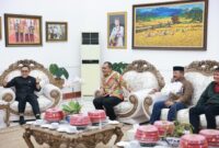 Wali Kota Makassar Moh Ramdhan Pomanto menghadiri undangan makan malam Bupati Gowa Adnan Purichta bersama Menpan-RB Abdullah Azwar Anas