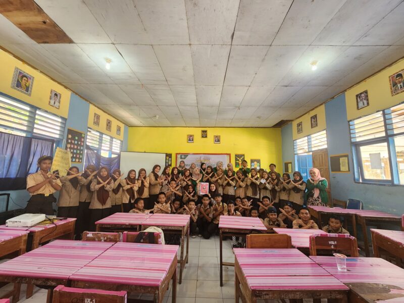 Sosialisasi pencegahan kekerasan dan pelecehan seksual oleh KKN angkatan 75 UINAM di SMPN 3 Bontompo 