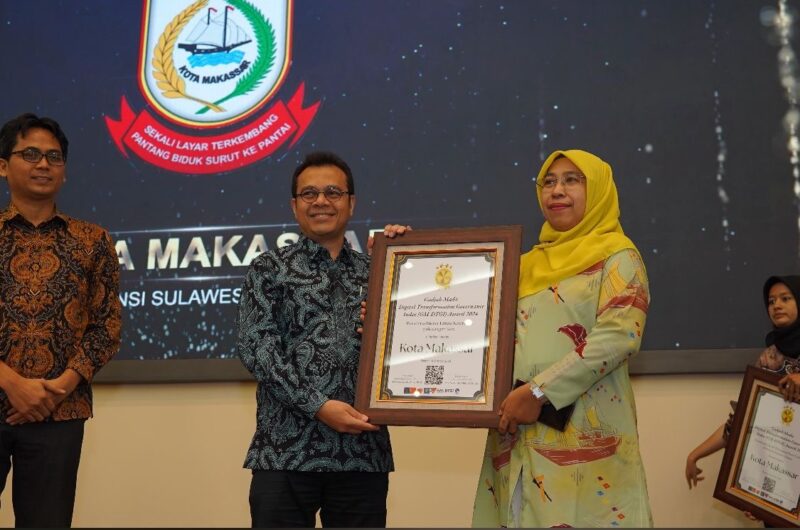 Pemerintah Kota (Pemkot) Makassar menerima Penghargaan sebagai 10 Pemerintah Daerah Terbaik dalam Gajah Mada Digital Transformation Governance Index (GM-DTGI) 2024.