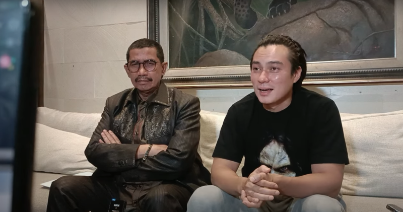 Baim Wong menangis ceritakan dugaan perselingkuhan Paula Verhoeven di kawasan Bintaro Jakarta Selatan, Selasa (8/10/2024).  
