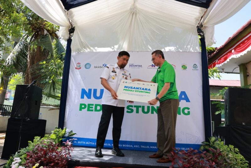 Pejabat sementara (Pjs) Wali Kota Makassar, Arwin Azis, meresmikan program CSR Nusantara Peduli Stunting
