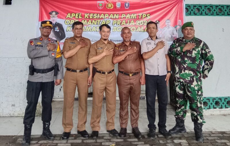 Sekretaris Camat (Sekcam) Bontoala Suryadi Yamin menghadiri Apel Kesiapan Pam TPS OPS Mantap Praja 2024 Kecamatan Bontoala, yang bertujuan untuk pengamanan Pilkada serentak, khususnya di seluruh wilayah Kecamatan Bontoala, acara tersebut berlangsung di Pelataran Masjid Almarkaz Al-Islami Center, Selasa (19/11/2024).