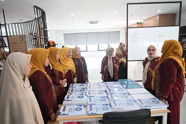 Sepanjang tahun 2024, TP PKK Kota Makassar mencatat pencapaian luar biasa dengan menjadi tujuan studi tiru bagi sembilan daerah, baik dari Sulawesi Selatan maupun luar provinsi.