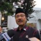 Menteri Sosial (Mensos) Saifullah Yusuf, yang akrab disapa Gus Ipul di Kompleks Istana, Jakarta, Selasa (3/2/2026).(KOMPAS.com/Rahel)


