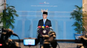 Menlu Ungkap 15 WNI di Iran Akan Dievakuasi