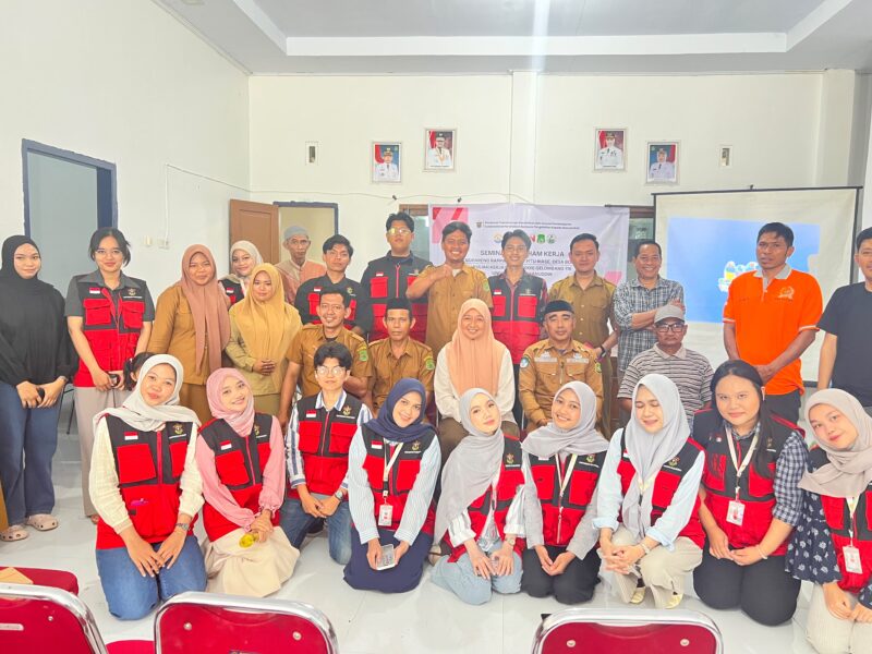 Mahasiswa Kuliah Kerja Nyata Tematik (KKN-T) Inovasi Desa Gelombang 116 Universitas Hasanuddin melaksanakan seminar pemaparan program kerja pada Senin (13/07/2026) di Kantor Desa Bola Bulu, Kecamatan Pitu Riase, Kabupaten Sidenreng Rappang.